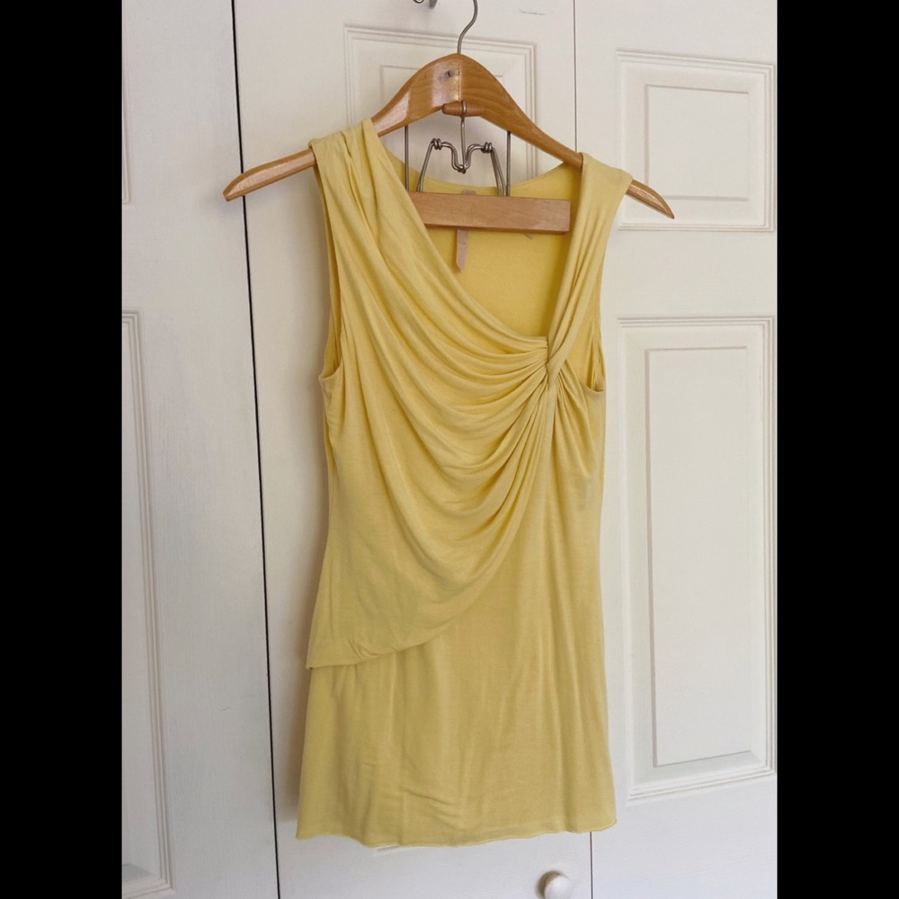 BAILY44 WRAP SHOULDER SLEEVELESS TOP